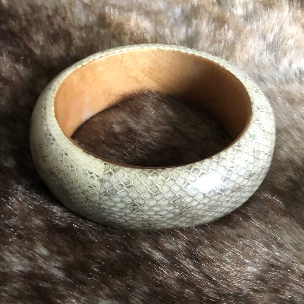 Enamel bracelet